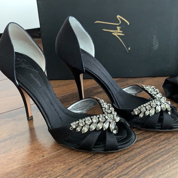 Giuseppe Zanotti Dorsay pumps - Picture 3 of 3